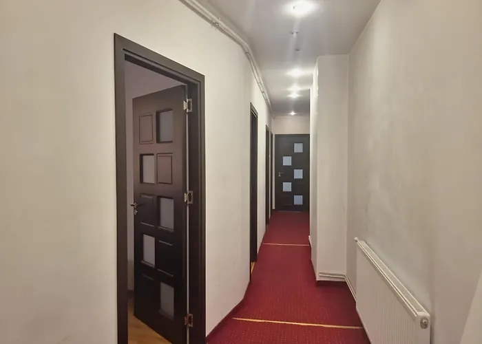 Yanis 3* Bukareszt